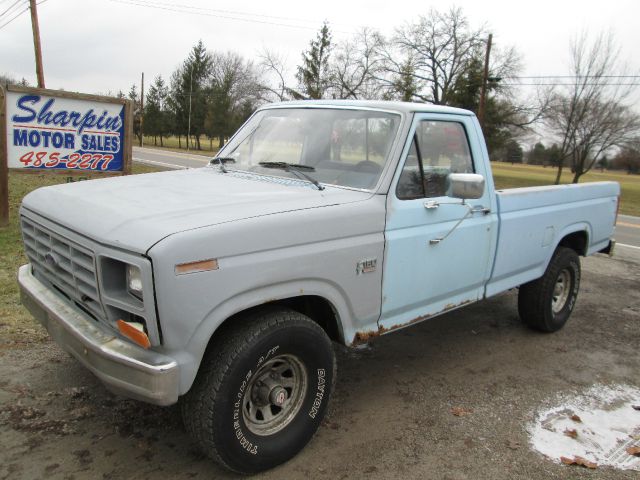 1986 Ford F150 4WD 4dr AT