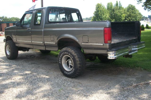 1992 Ford F150 4dr SE 113