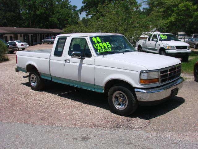 1994 Ford F150 SLE- 4X4