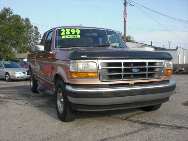 1995 Ford F150 SLE- 4X4