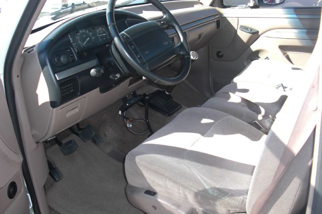 1995 Ford F150 LX 2.7L V6 DUAL Frontside Airbags