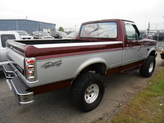 1996 Ford F150 2dr Reg Cab 135 WB Truck