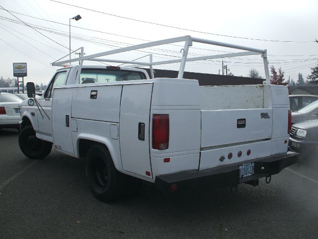 1996 Ford F150 2dr Reg Cab 135 WB Truck