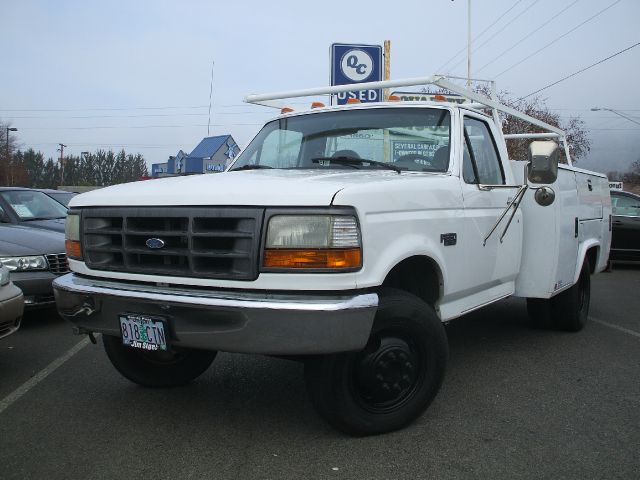 1996 Ford F150 2dr Reg Cab 135 WB Truck