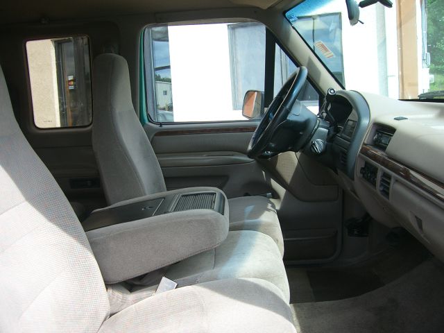 1996 Ford F150 SLT 1 Ton Dually 4dr 35