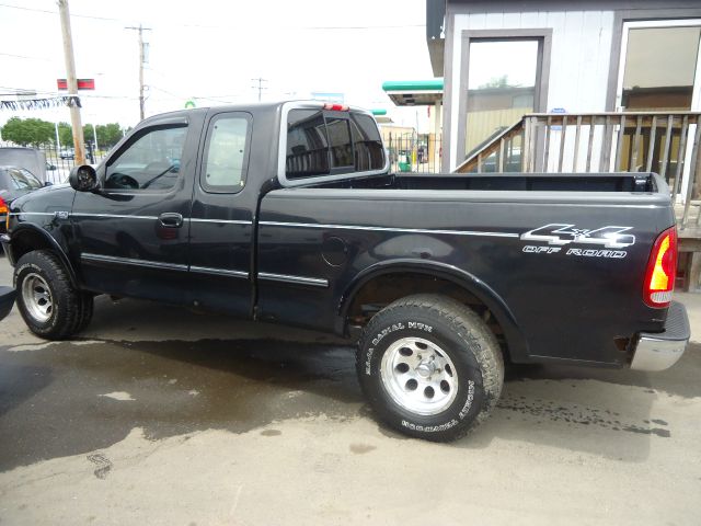 1997 Ford F150 4dr Pick Up