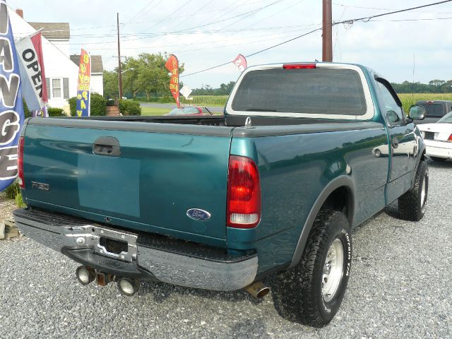 1998 Ford F150 2dr Reg Cab 135 WB Truck