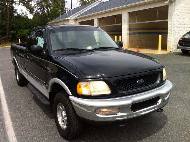 1998 Ford F150 Crew Cab 143.5 WB 4WD SLT