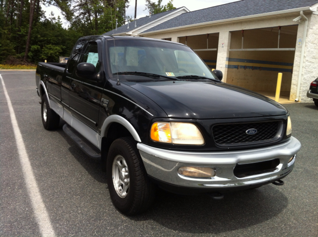 1998 Ford F150 Crew Cab 143.5 WB 4WD SLT