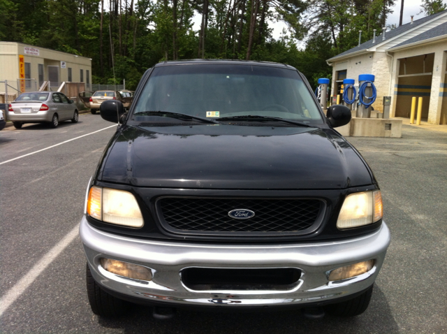 1998 Ford F150 Crew Cab 143.5 WB 4WD SLT