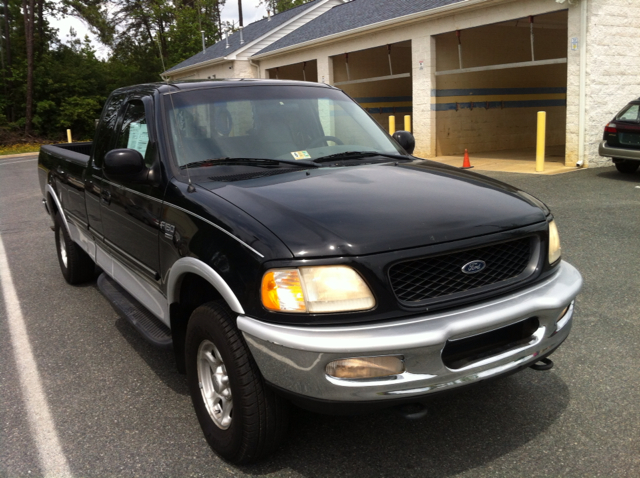 1998 Ford F150 Crew Cab 143.5 WB 4WD SLT