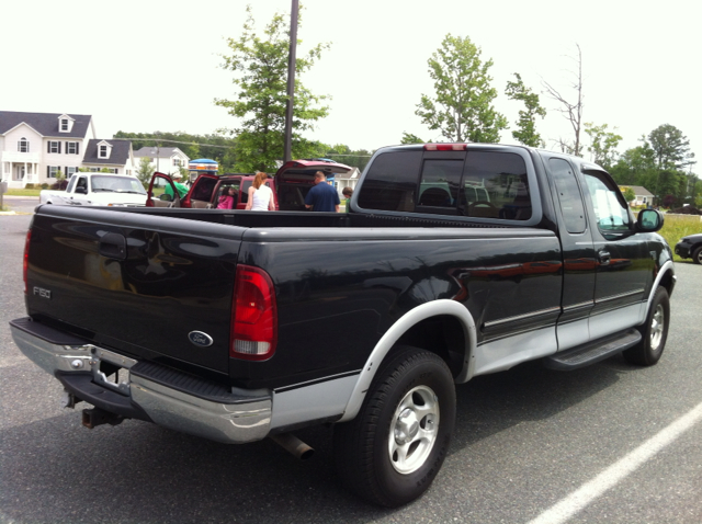 1998 Ford F150 Crew Cab 143.5 WB 4WD SLT