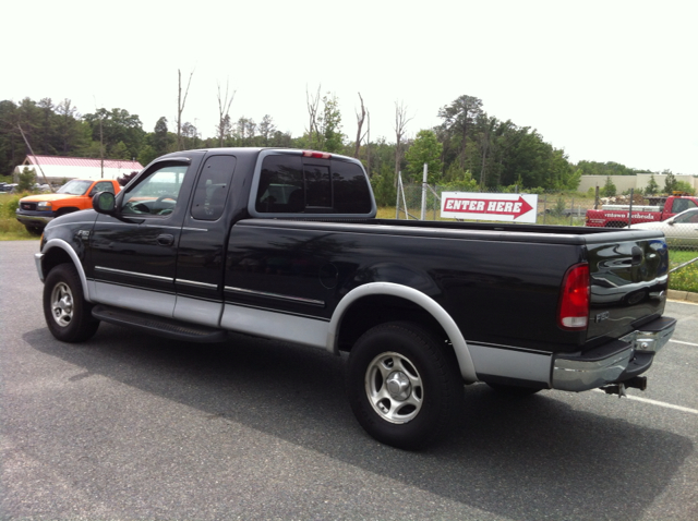 1998 Ford F150 Crew Cab 143.5 WB 4WD SLT