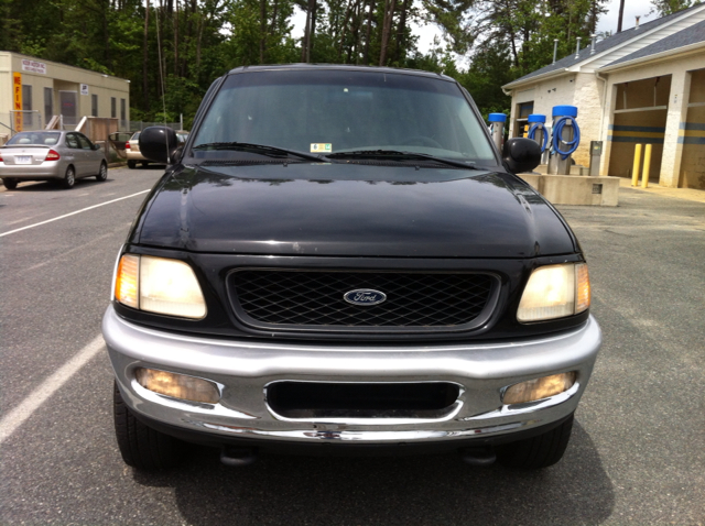 1998 Ford F150 Crew Cab 143.5 WB 4WD SLT