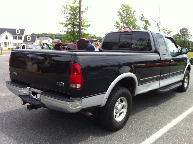 1998 Ford F150 Crew Cab 143.5 WB 4WD SLT