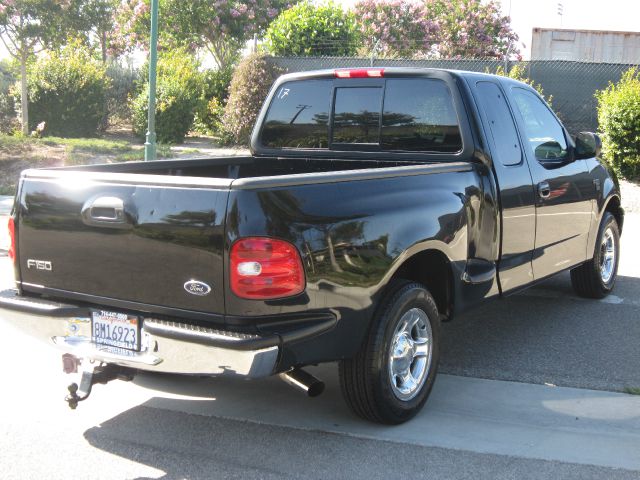 1999 Ford F150 SLE 5.3L V8 4WD 9 Passenger ABS TC