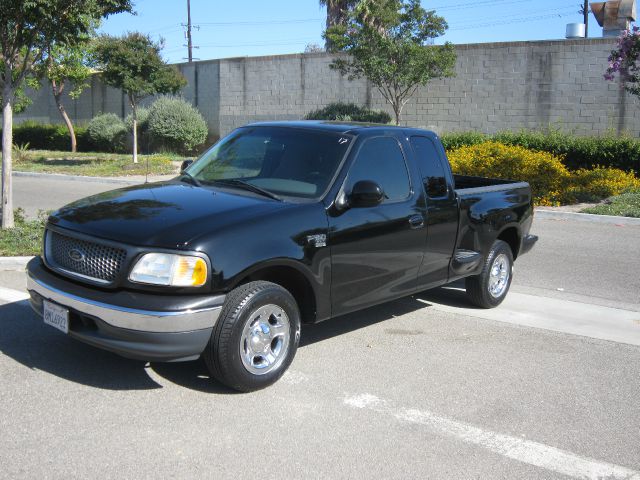 1999 Ford F150 SLE 5.3L V8 4WD 9 Passenger ABS TC