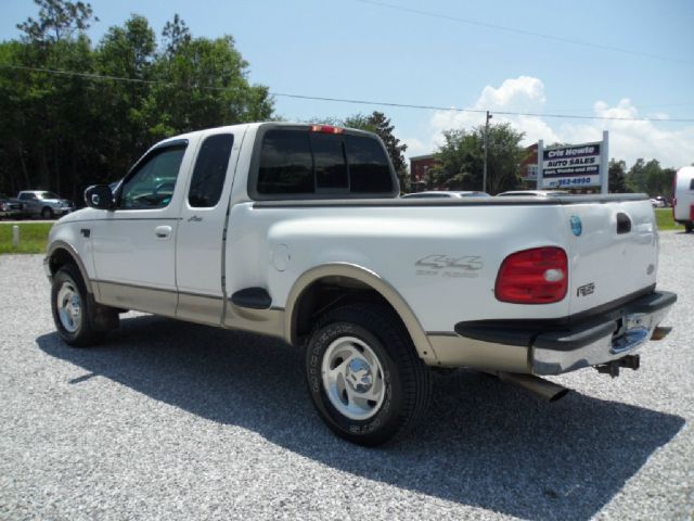 2000 Ford F150 XLS 4D Sedan