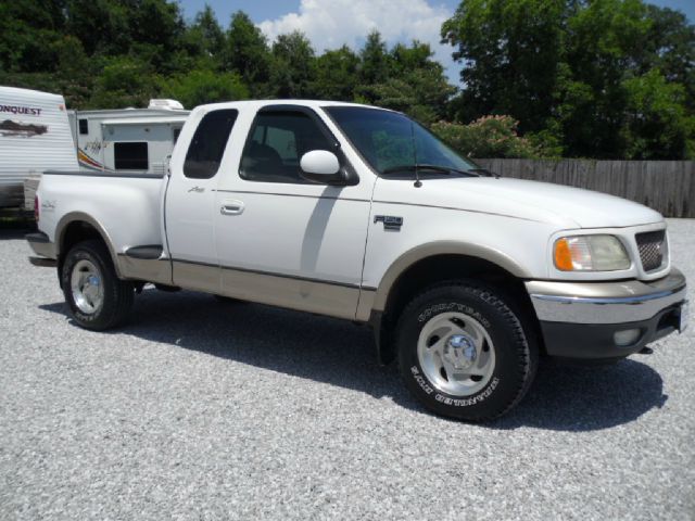 2000 Ford F150 XLS 4D Sedan