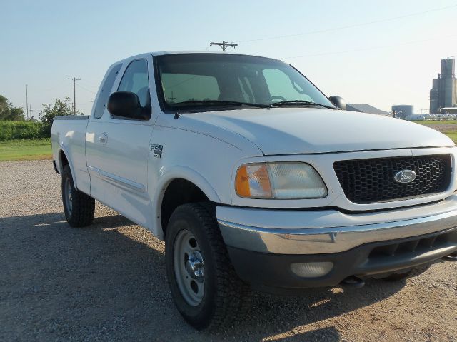 2000 Ford F150 SLT 1 Ton Dually 4dr 35