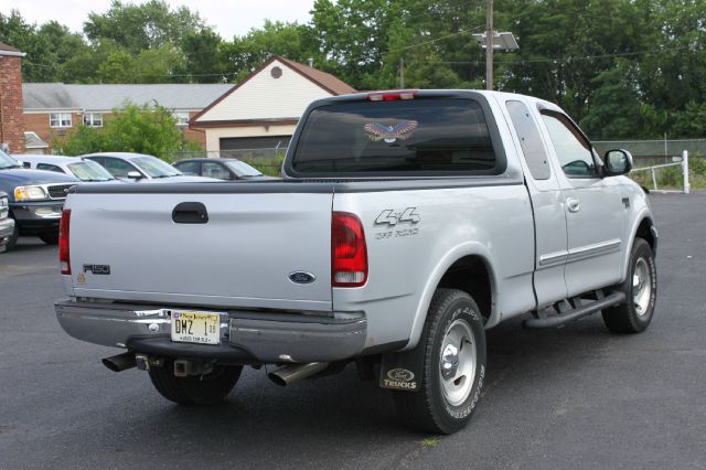 2000 Ford F150 SE Well Kept Alloy Wheels