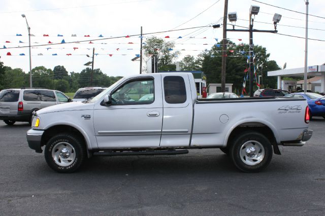 2000 Ford F150 SE Well Kept Alloy Wheels