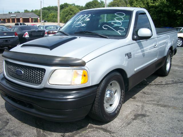 2000 Ford F150 Extended LS