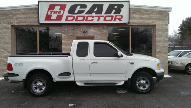 2000 Ford F150 XLS 4D Sedan