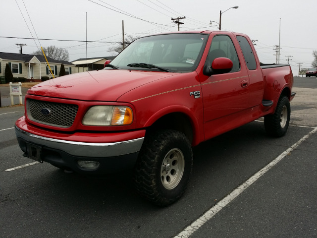 2000 Ford F150 XLS 4D Sedan