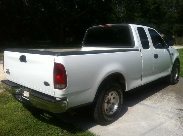 2000 Ford F150 4WD Reg Cab 133 SLE1