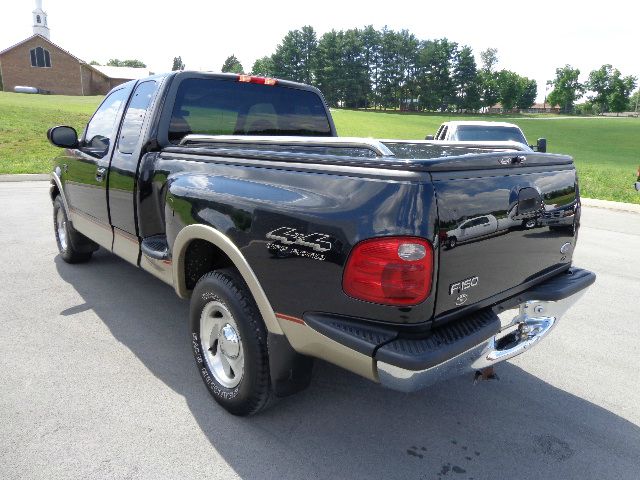 2000 Ford F150 XLS 4D Sedan