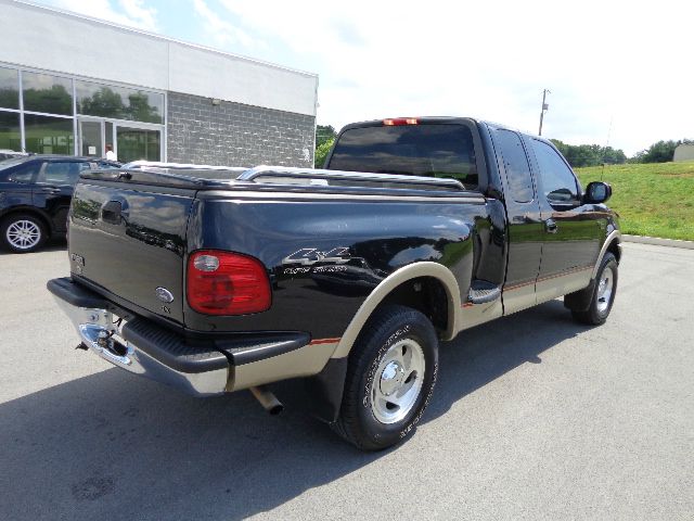 2000 Ford F150 XLS 4D Sedan