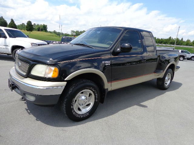 2000 Ford F150 XLS 4D Sedan