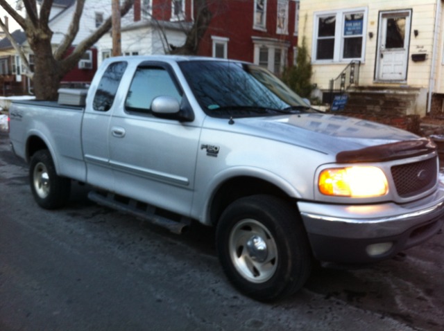 2000 Ford F150 Crew Cab Short Box 2-wheel Drive SLE