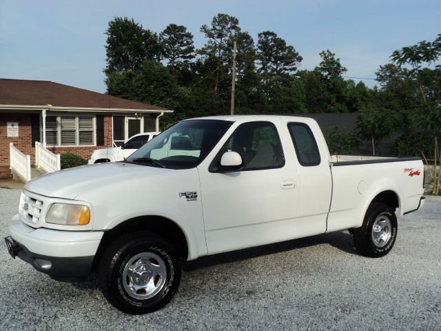 2000 Ford F150 Reg Cab 108 WB