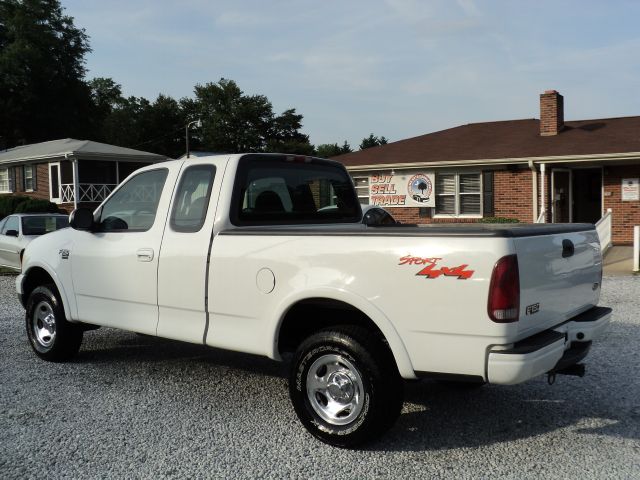 2000 Ford F150 Reg Cab 108 WB