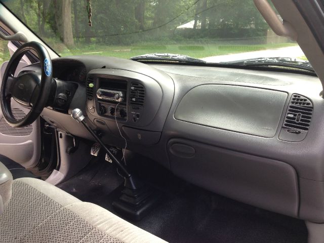 2000 Ford F150 Extended LS