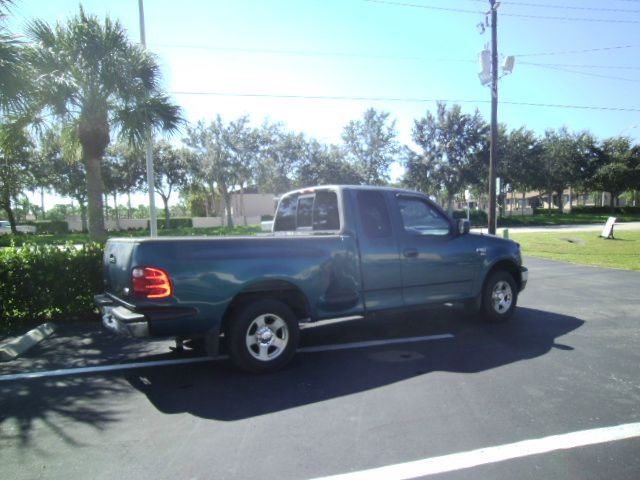 2000 Ford F150 SLE 5.3L V8 4WD 9 Passenger ABS TC