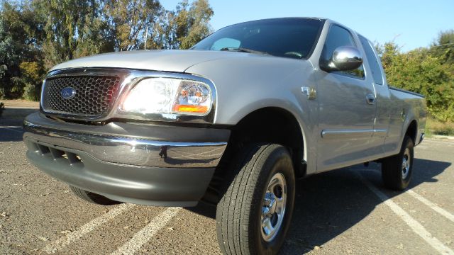 2001 Ford F150 SLT 1 Ton Dually 4dr 35