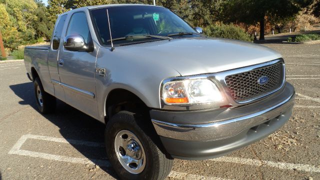 2001 Ford F150 SLT 1 Ton Dually 4dr 35