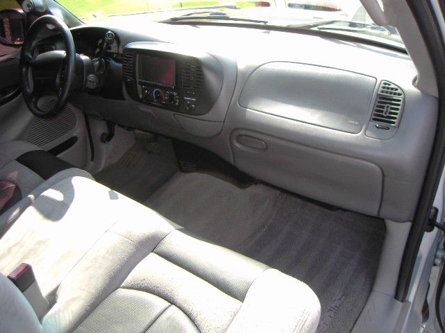 2001 Ford F150 4dr 4-cyl (natl) SUV