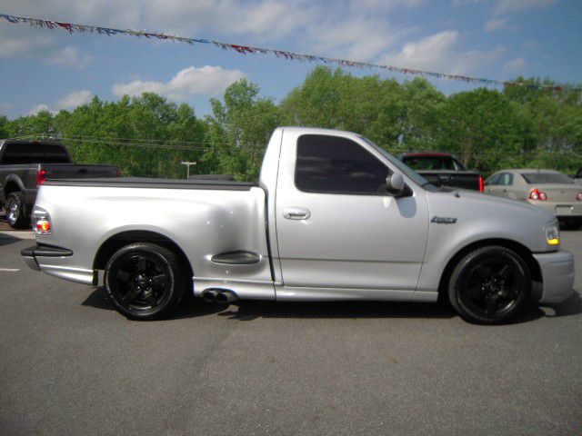 2001 Ford F150 4dr 4-cyl (natl) SUV