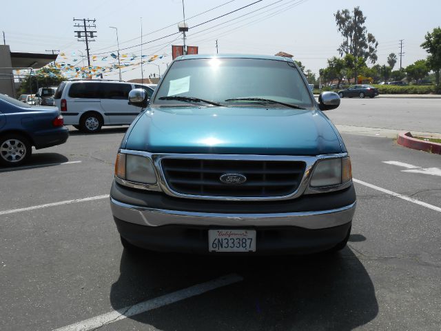 2001 Ford F150 SL Short Bed 2WD