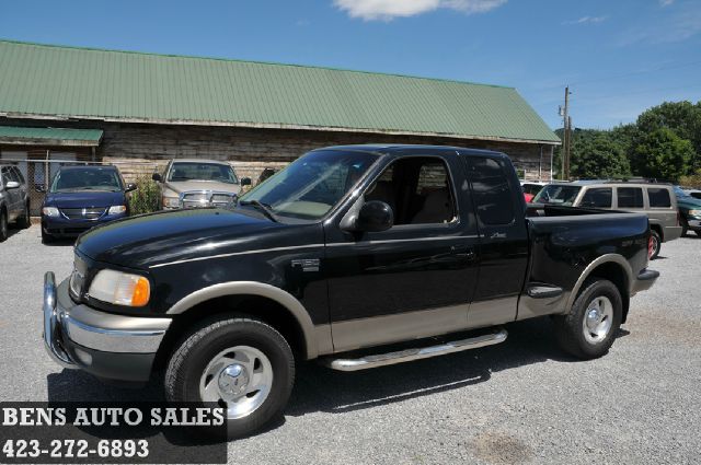 2001 Ford F150 XLS 4D Sedan