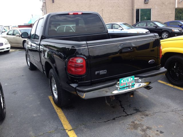 2001 Ford F150 740il 4dr Sdn Sedan