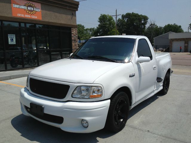 2001 Ford F150 4dr 4-cyl (natl) SUV