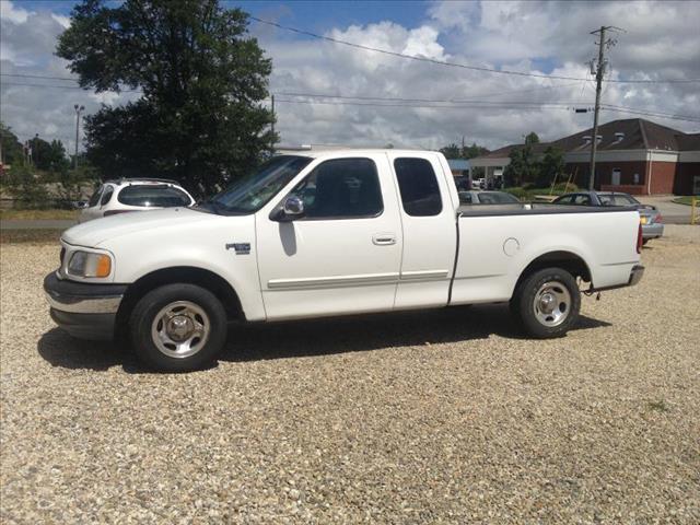 2001 Ford F150 4dr SE 2WD V6 Auto