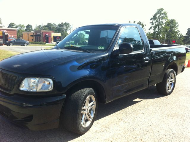 2002 Ford F150 Crew Cab Short Box 2-wheel Drive SLE