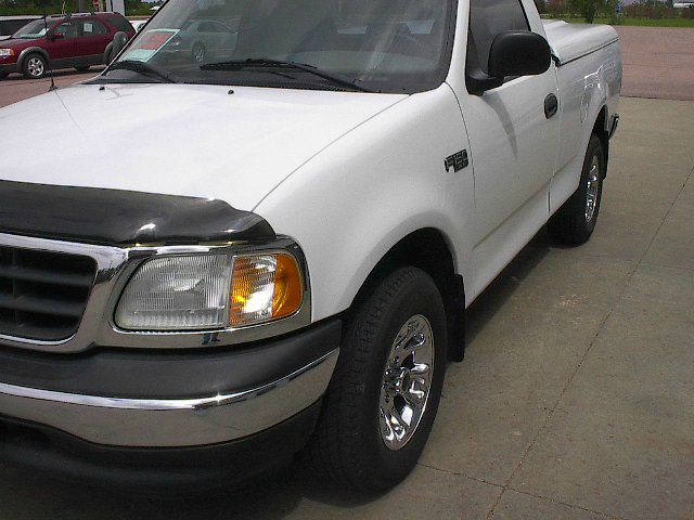 2002 Ford F150 Crew Cab Short Box 2-wheel Drive SLE