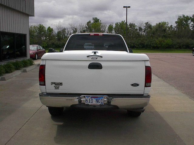 2002 Ford F150 Crew Cab Short Box 2-wheel Drive SLE